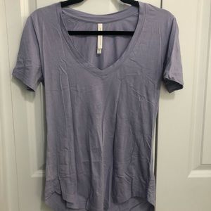 Aritzia - V Neck Tee